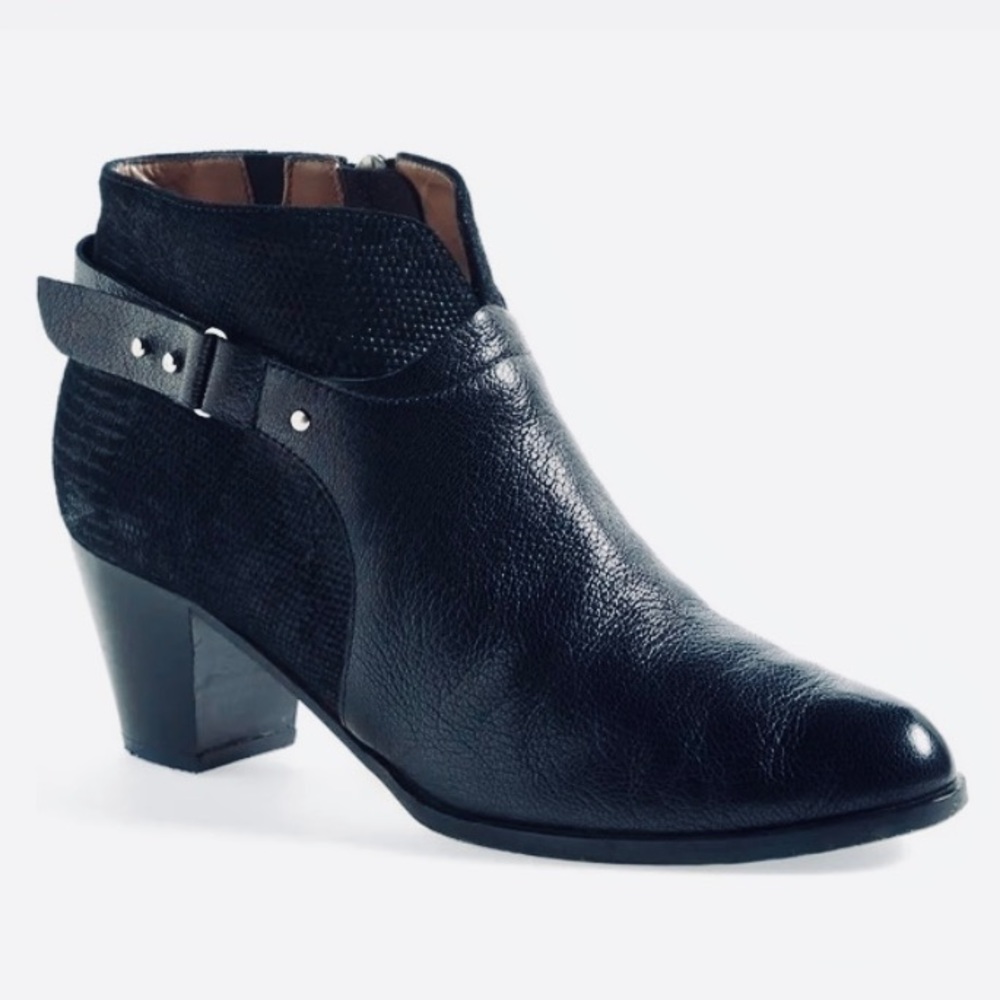 ANYI LU 🖤 ‘Cynthia’ Leather Western Booties